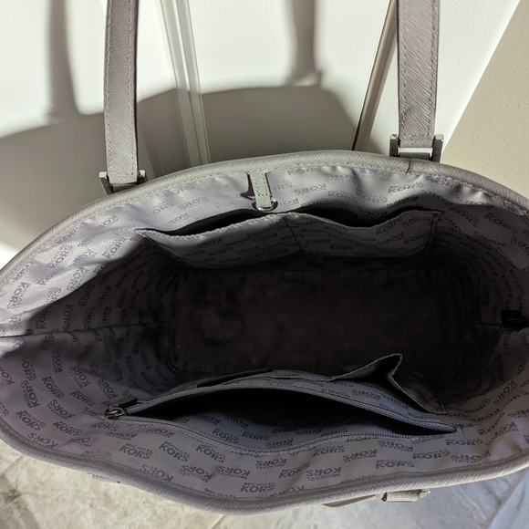 Michael Kors tote - Picture 3 of 3